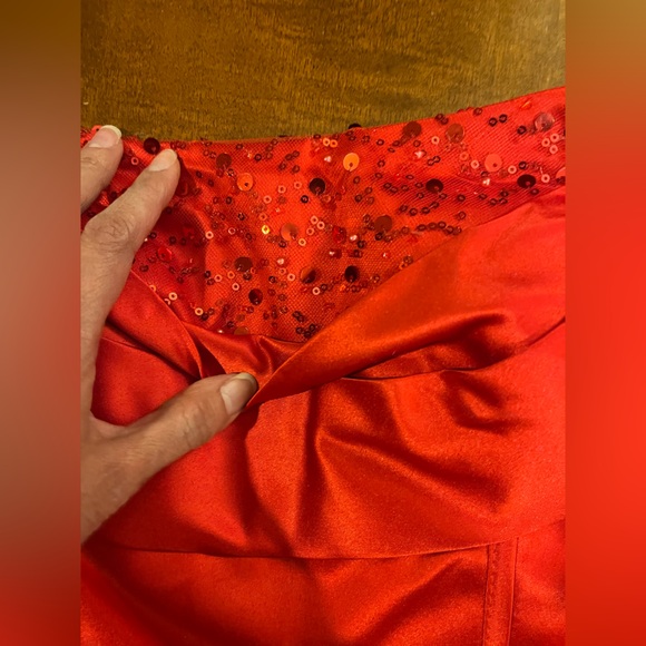 Bridesmaids/ Prom/ Formal long dress. Red satin strapless, side slit, bra cups 6 - Picture 16 of 16